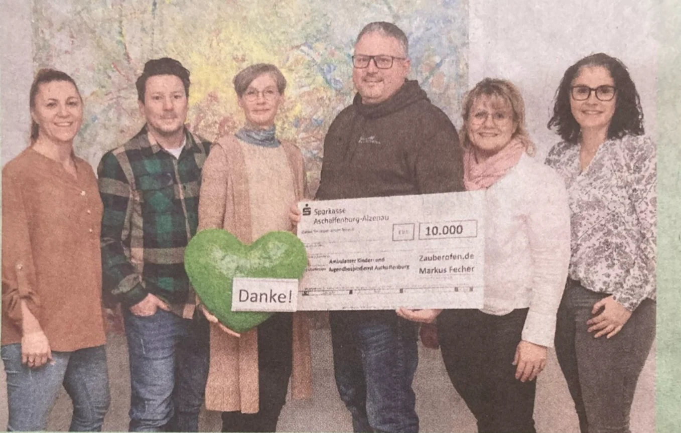 Foto der Spendenübergabe an Kinder- und Jugendhospizdienst Aschaffenburg